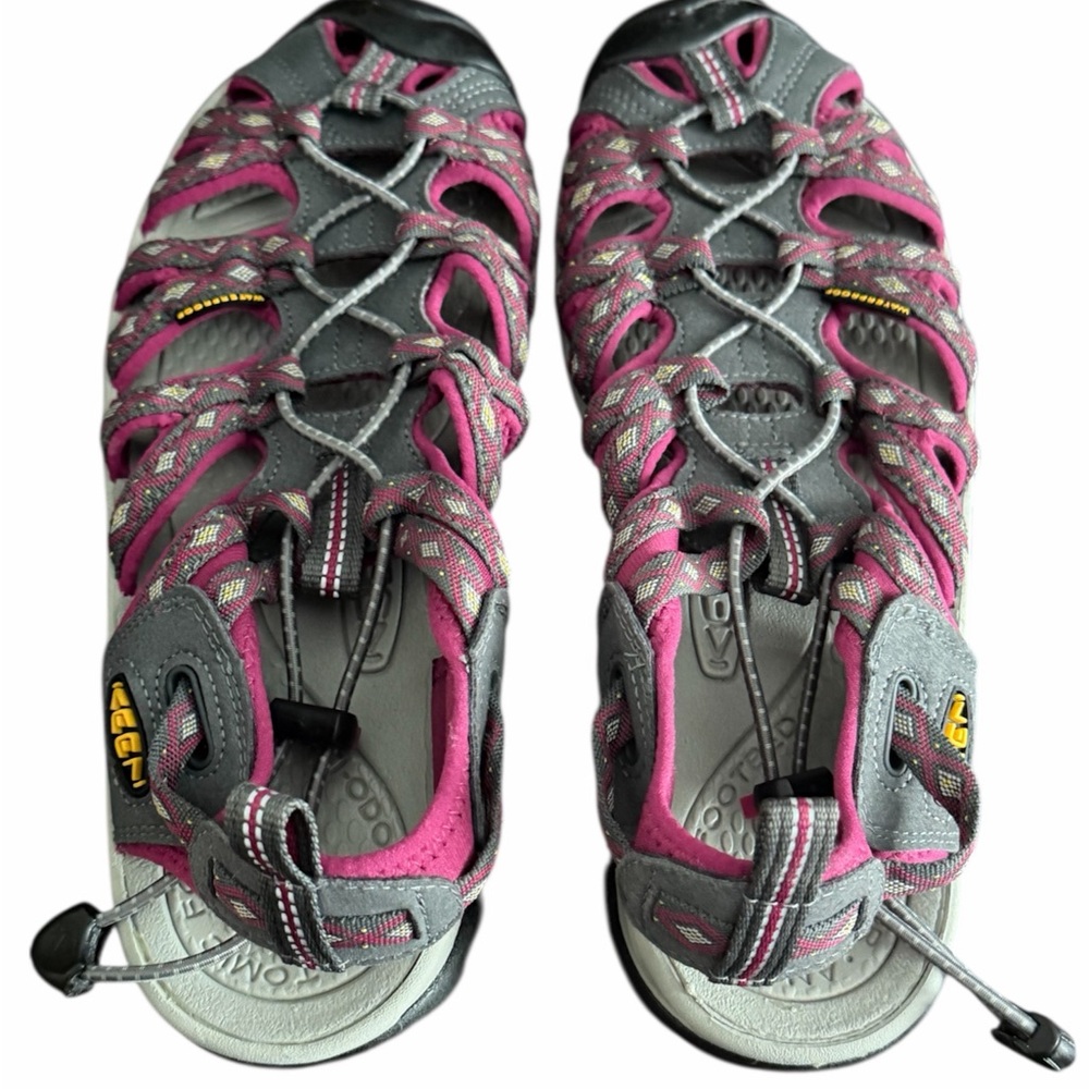 Women's Size 8, like new, Keens Sport Sandals, Magnet color